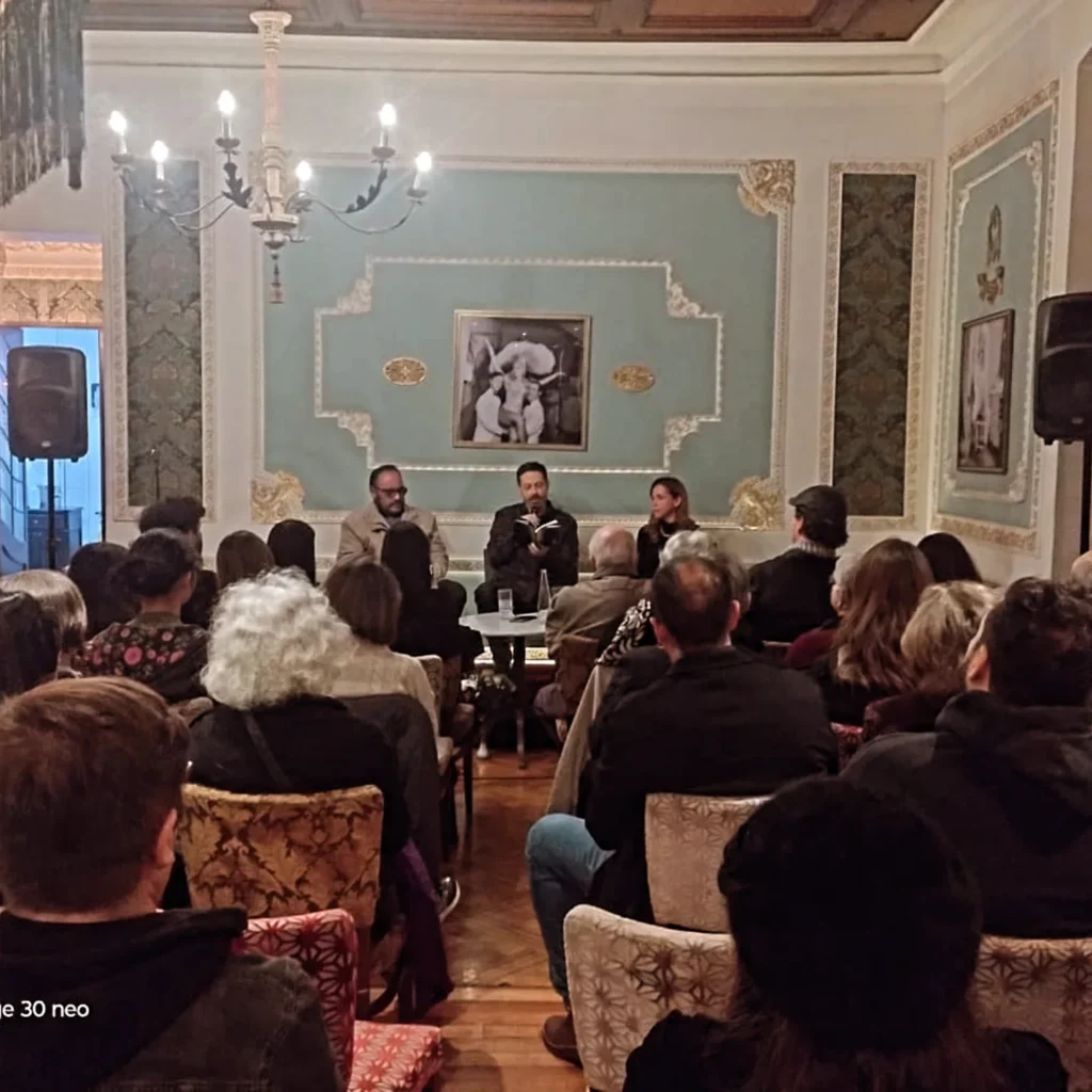 Lanzamiento de Instantáneas de la decisión, de Luciano Tagle Santiago, foto 1 de 11