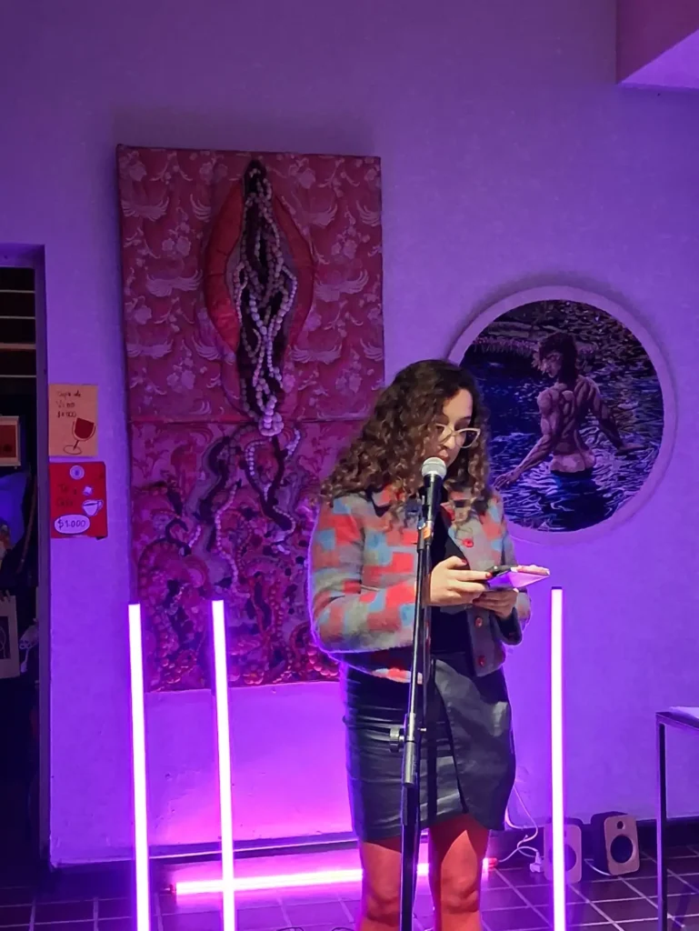 Lectura de poesía Desembarco en Valparaíso, foto 1 de 9