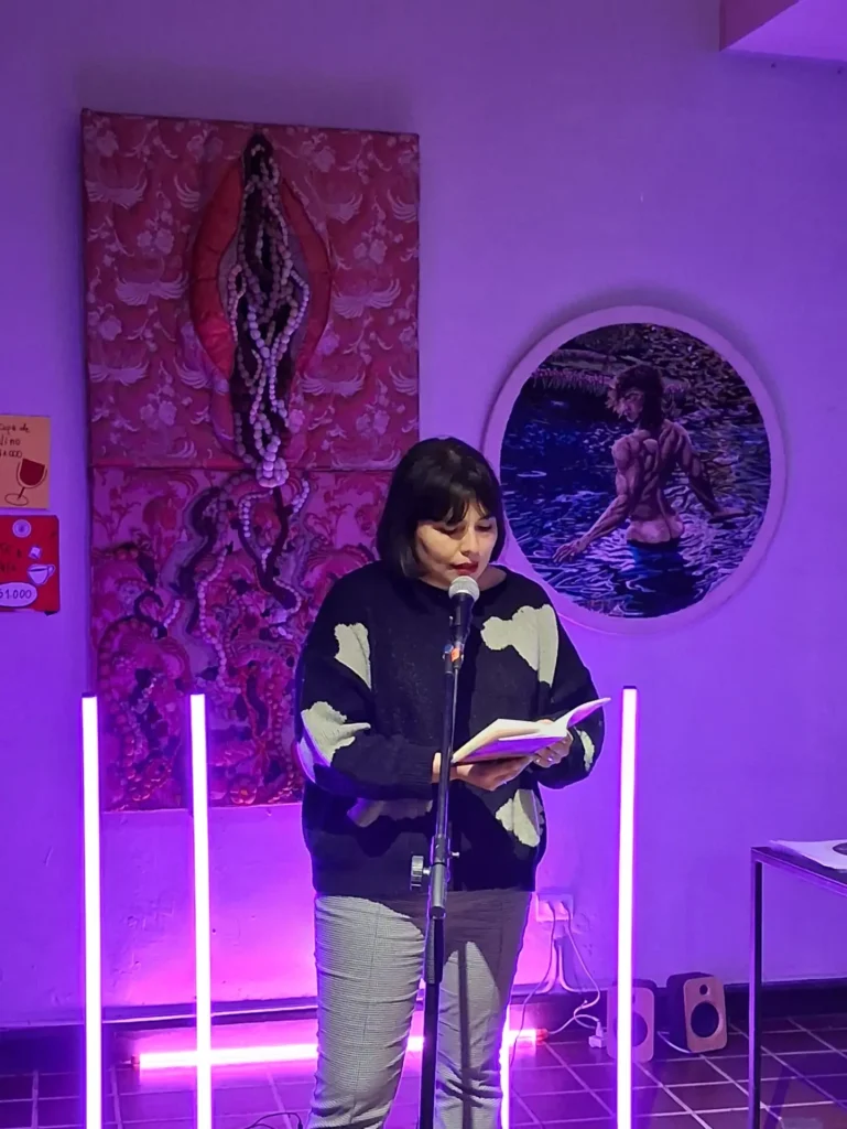 Lectura de poesía Desembarco en Valparaíso, foto 3 de 9