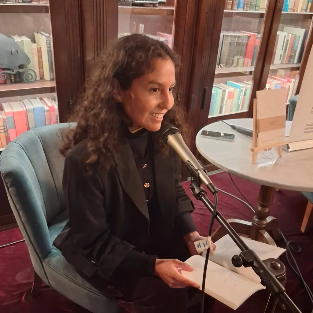 Lanzamiento de La piel del poema, de Pilar Beltrán, foto 2 de 12