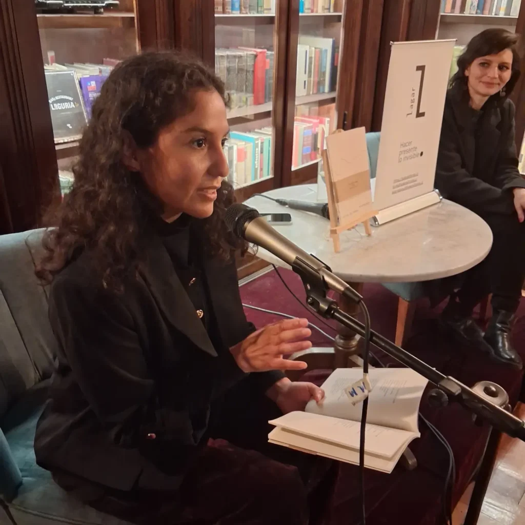 Lanzamiento de La piel del poema, de Pilar Beltrán, foto 3 de 12