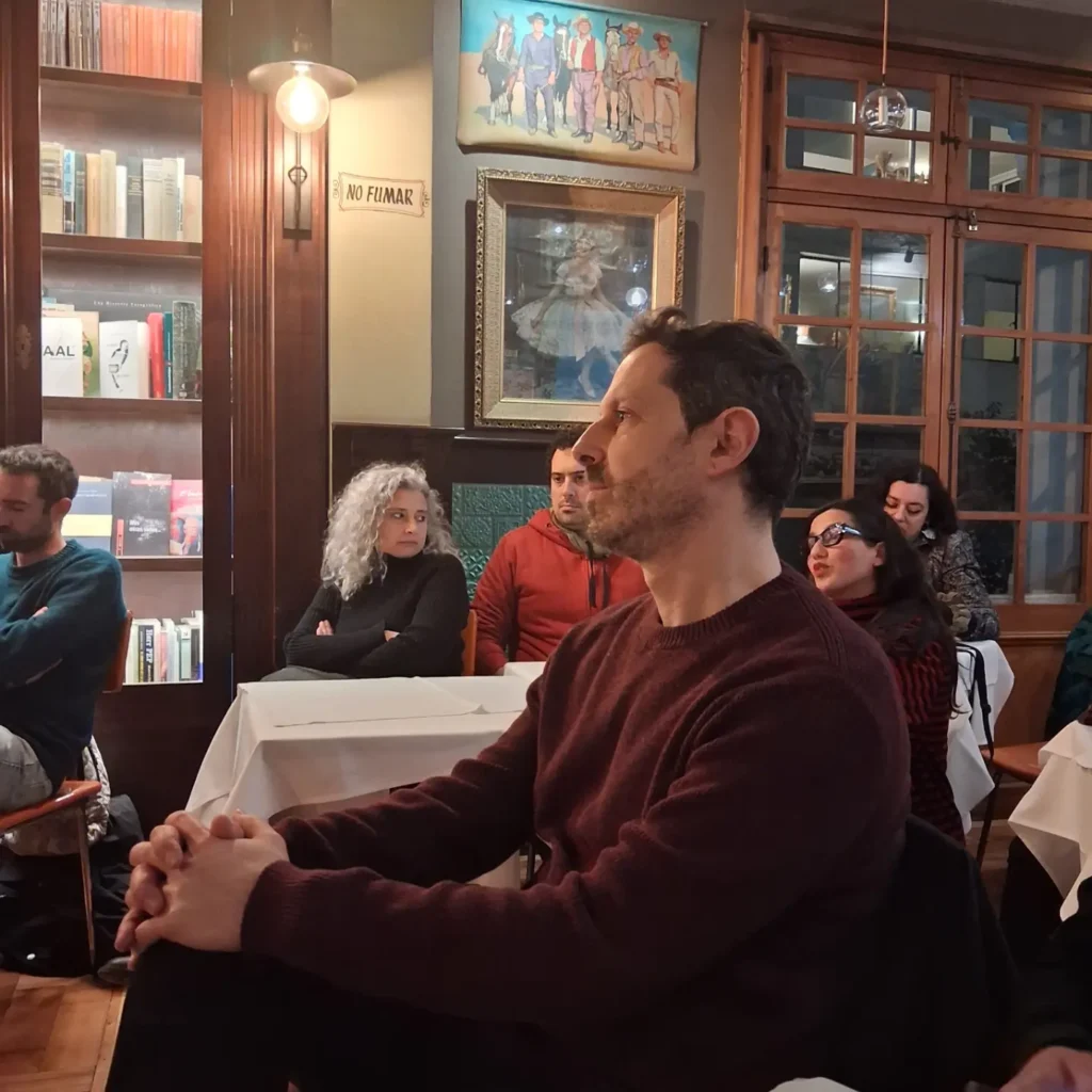 Lanzamiento de La piel del poema, de Pilar Beltrán, foto 5 de 12