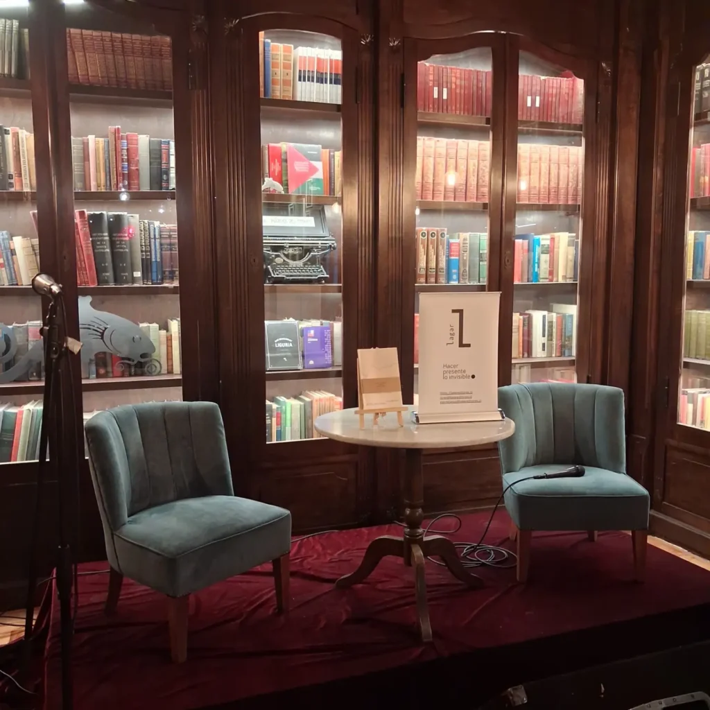 Lanzamiento de La piel del poema, de Pilar Beltrán, foto 12 de 12