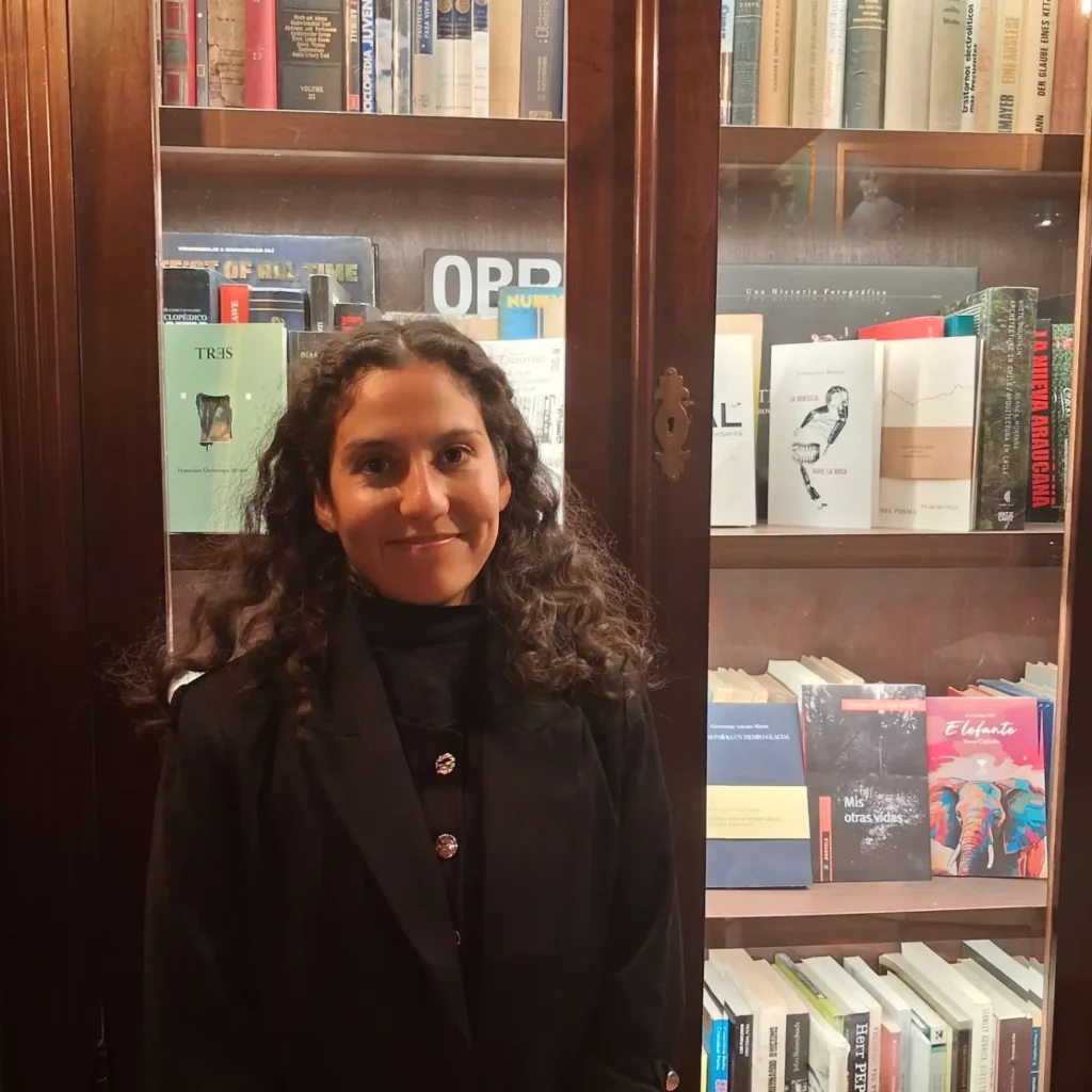 Lanzamiento de La piel del poema, de Pilar Beltrán, foto 11 de 12
