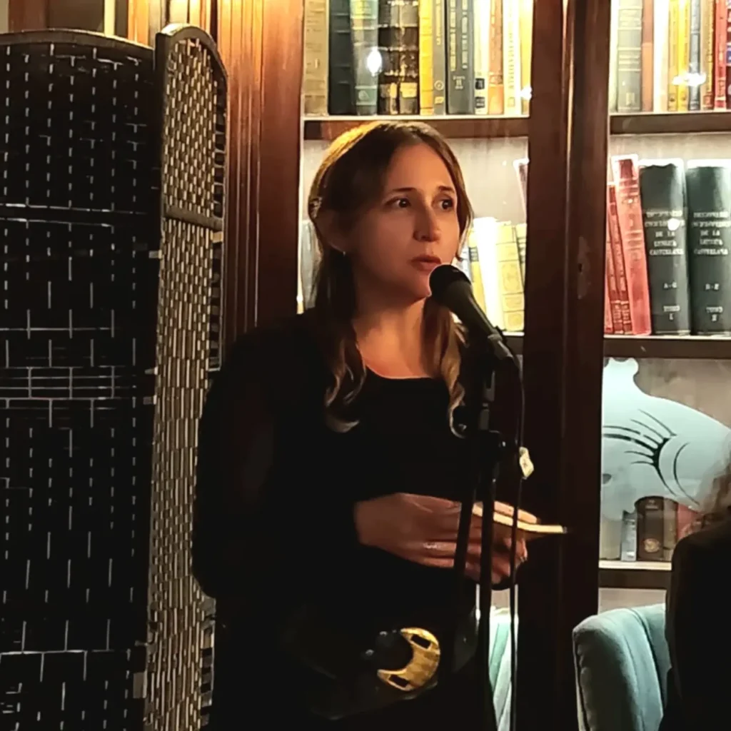 Lanzamiento de La piel del poema, de Pilar Beltrán, foto 9 de 12